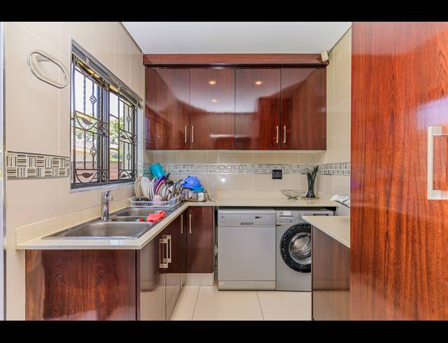 3 BEDROOM TOWNHOUSE FOR SALE IN WESTVILLE
